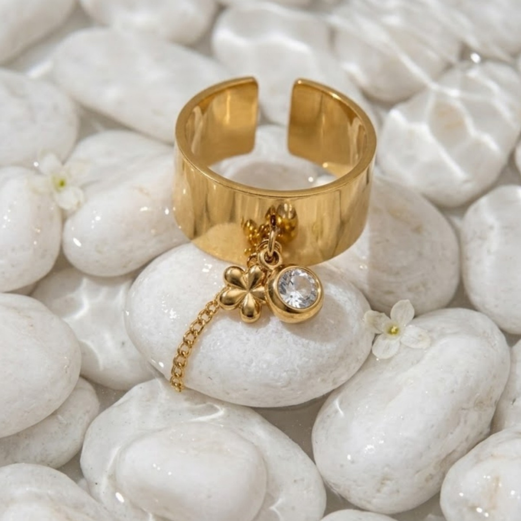 Lucky Bloom Ring – Gold ✨